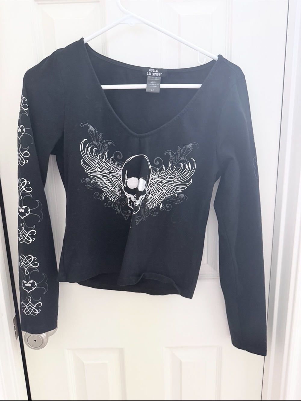 Black Long-Sleeve V-Neck Skull Graphic Top